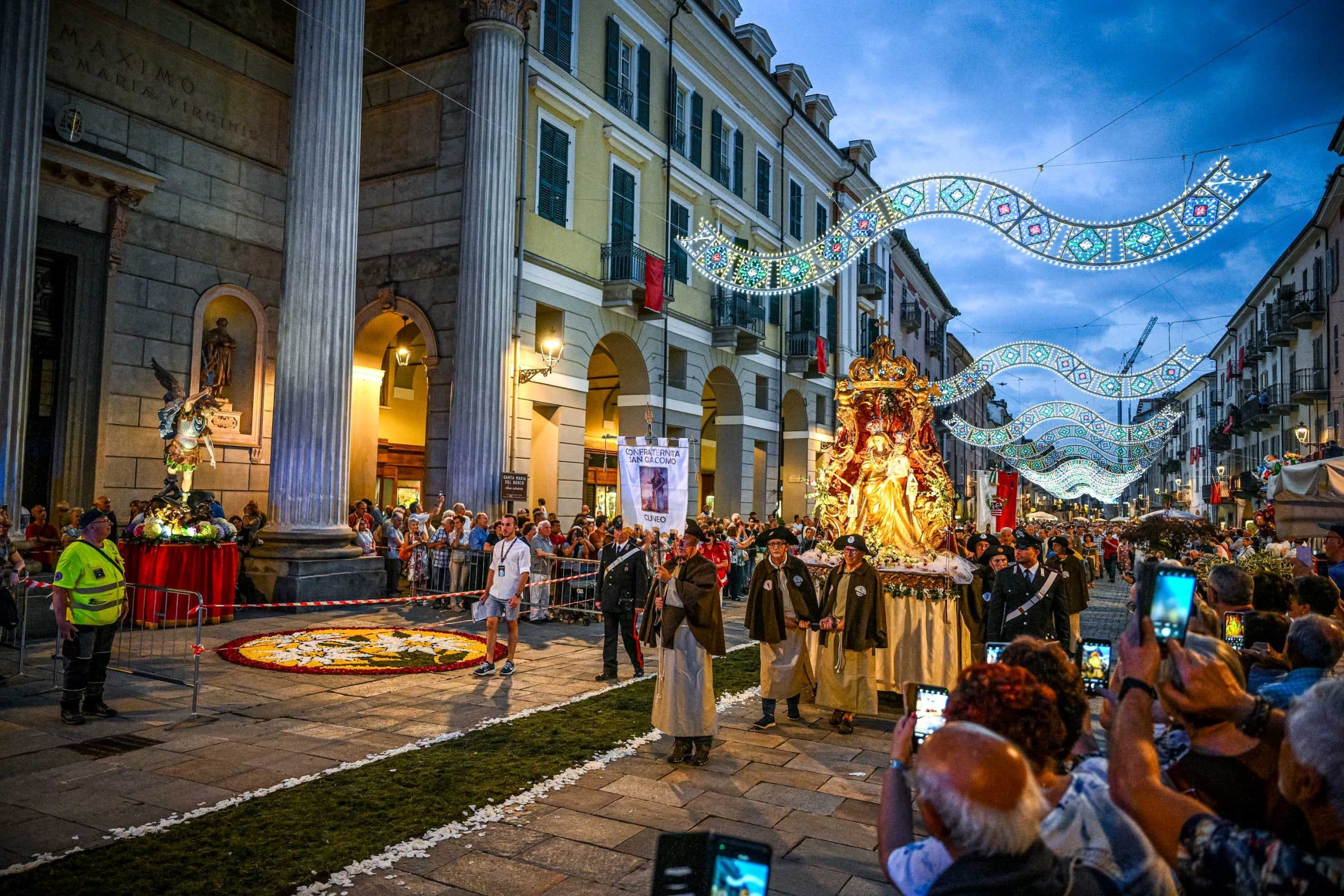 Solenne Processione della Madonna del Carmine